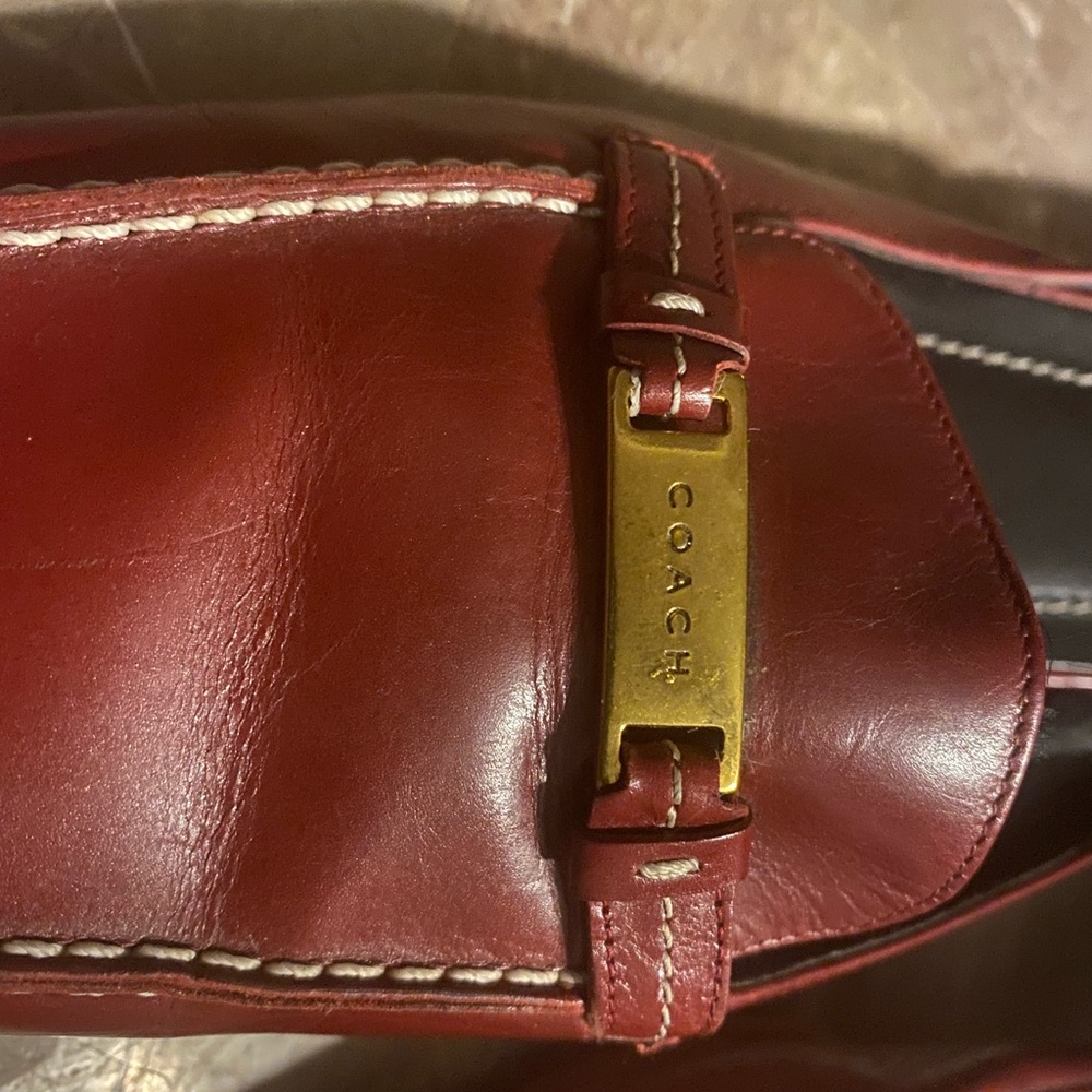 Coach shoes beautiful burgundy / Red  in color - Picture 2 of 6